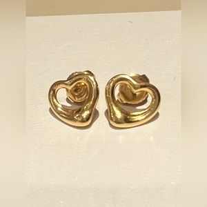 Authentic Elisa Peretti Open Heart Earrings 18k gold. Minor scuffs.
